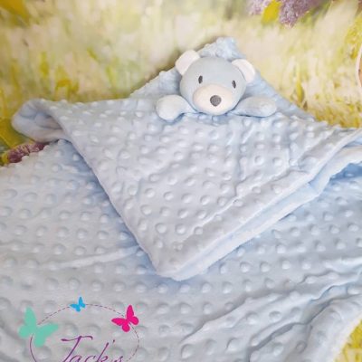 BUBBLE WRAP AND COMFORTER