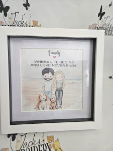 FAMILY FRAME