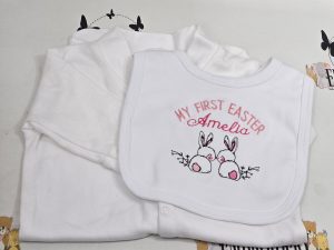 EASTER BIB / BABYGRO